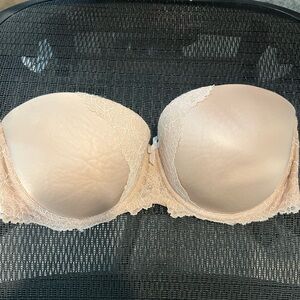 Victoria Secret Lace Strapless Bra in nude